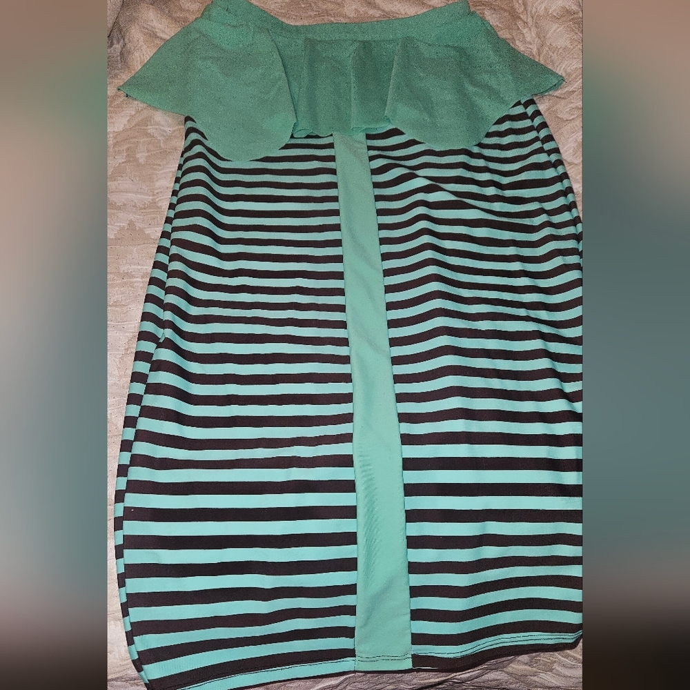 Rue 107 Green and Black Striped Skirt